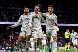 Mbappé abre caminho à vitória do Real Madrid sobre o Levante, de Luís Castro