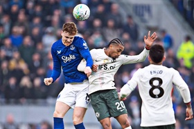Everton humilha Chelsea em com Beto em destaque