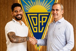 OFICIAL: Guarda-redes Marcelo Carné assina pelo Estoril Praia até ao final da época