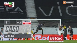 Liga Portugal Betclic: CF Estrela Amadora vs Sp. Braga, Caso Niakaté (VAR), 21' (2024-2025)