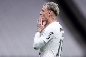 Mercado: Adeptos do Corinthians enviam mais de 7 mil euros a Roger Guedes para "segurar" o ava