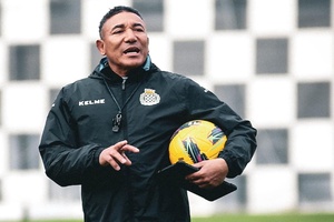 Lito Vidigal aponta à meta das cinco vitórias antes de receber o Santa Clara