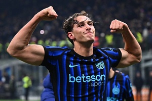 Esposito, 20 anos, decide e dá os três pontos ao Inter frente ao Lecce