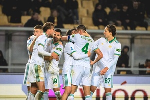 Juventus e Roma vencem e seguem na luta pela 'Champions' em Itália