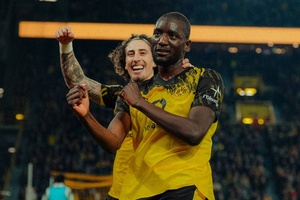 Borussia Dortmund regressa aos triunfos em Colónia