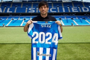 Espanha: Médio David Silva prolonga ligação com a Real Sociedad por uma temporada