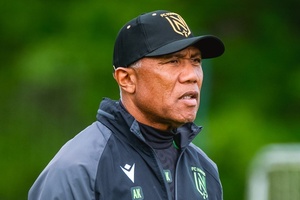 OFICIAL: Nantes despede o treinador Antoine Kombouaré