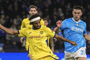 Nápoles cede empate caseiro com Verona e pode perder terreno para rivais de Milão