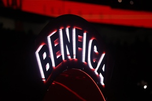 Benfica condena insultos racistas a Lucas França e destaca resposta do Espinho