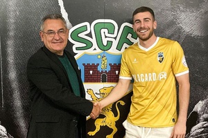 OFICIAL: Lateral espanhol Fran Delgado deixa Betis e assina pelo Farense