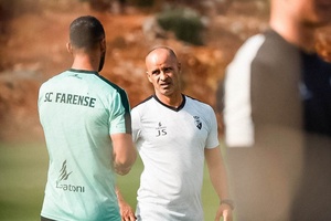 Silas admite que "primeiro golo complicou" e falta "qualidade ofensiva" ao Farense