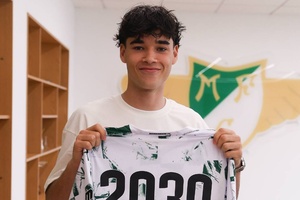 OFICIAL: Médio Afonso Assis renova com Moreirense até 2030
