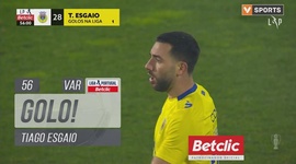 Liga Portugal Betclic: V. Guimarães vs Arouca, Golo 2-1 Tiago Esgaio (VAR) (2024-2025)