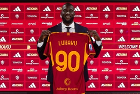 OFICIAL: Romelu Lukaku reforça Roma de José Mourinho por empréstimo do Chelsea