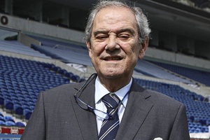 José Carlos Esteves, médico histórico dos ‘dragões’, morre aos 77 anos