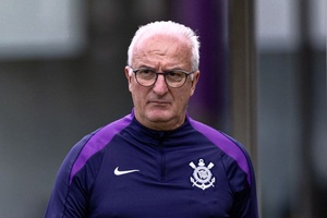 Corinthians anuncia Dorival Júnior como novo técnico até o fim de 2026