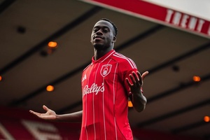 OFICIAL: Nottingham Forest contrata Kalimuendo ao Rennes
