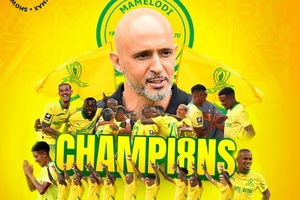 Miguel Cardoso conduz Mamelodi Sundowns à conquista do campeonato sul-africano