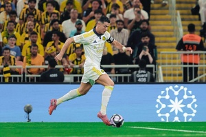 Cristiano Ronaldo marca e Al-Nassr segue 100% no campeonato saudita