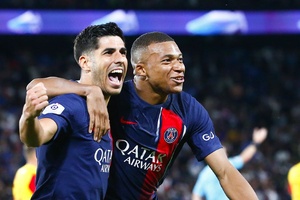 França: Paris Saint-Germain vence pela primeira vez na Liga com dois golos de Mbappé