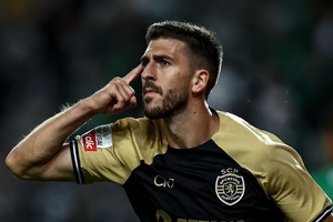I Liga: Sporting vence Famalicão com golo de Paulinho e junta-se ao Guimarães na liderança