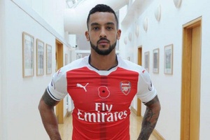 OFICIAL: Futebolista Theo Walcott termina carreira aos 34 anos