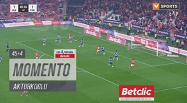 Liga Portugal Betclic: Benfica vs FC Porto, Jogada Akturkoglu, 49' (2024-2025)
