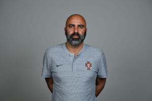 Emílio Peixe lamenta goleada mas destaca trajeto positivo da equipa