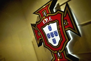 Futebol português homenageia vítimas do Elevador da Glória
