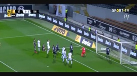 Liga Portugal Bwin: V. Guimarães (2-1) Famalicão, Golo Rochinha, 47m (2021-2022)
