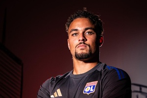 OFICIAL: Lyon garante Ruben Kluivert por 3,78 milhões, a maior venda do Casa Pia