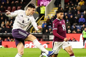 Manchester United empata em Burnley no primeiro jogo depois da saída de Ruben Amorim