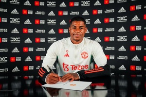 OFICIAL: Marcus Rashford renova o seu vínculo ao Manchester United até 2028