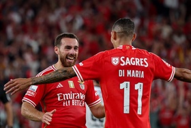 "No balneário do Benfica quem dá murros na mesa acaba por ter benefícios extras"