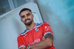 OFICIAL: Zé Carlos troca Guimarães por Barcelos