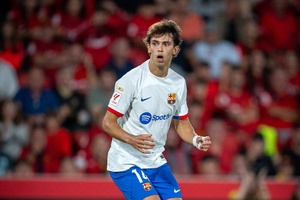 João Félix a lateral? Xavi revela que está a testar o internacional português na defesa catalã