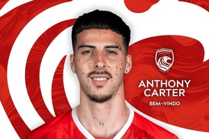 OFICIAL: Santa Clara reforça ataque com Anthony Carter, melhor marcador da II Liga