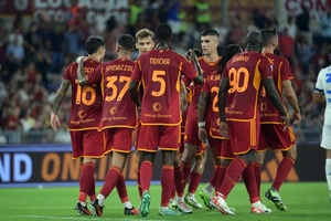 Itália: Roma goleia Empoli por 7-0 e reage ao pior arranque sob comando de Mourinho
