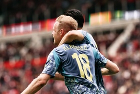 Ajax vence PSV e aproxima-se do título nos Países Baixos