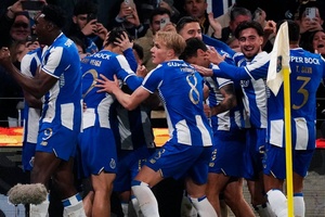 Sintese: FC Porto festeja a 11.ª vitória seguida e tudo segue igual no topo