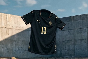 Portugal defronta Arménia com camisola de homenagem a Eusébio