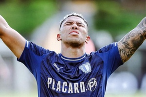 Famalicão regressa as vitórias e impõe derrota ao Santa Clara com golo de Sorriso