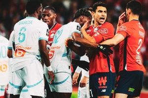 Marselha perde em Lille e falha subida à liderança provisória da Liga francesa
