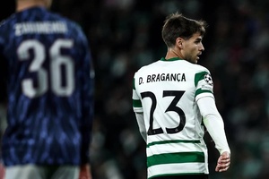 Sporting perde com Arsenal e complica vida na Liga dos Campeões