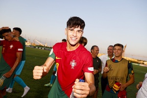 Rodrigo Ribeiro celebra estreia "especial" nos sub-21
