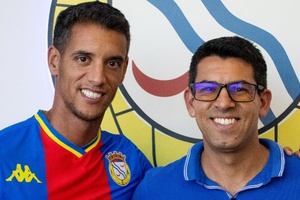 OFICIAL: Diogo Salomão assina pelo Alverca após passagem pelo Estrela da Amadora