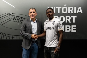 OFICIAL: Beni Mukendi deixa Casa Pia e reforça Vitória de Guimarães