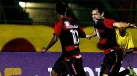 Brasileirão: Vitória 3-2 Atlético-PR (2013)