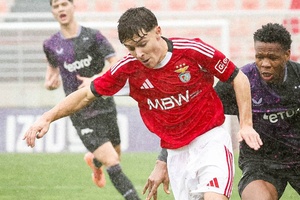 Benfica bate Slavia com dificuldades e segue na UEFA Youth League
