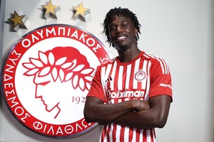OFICIAL: Jackson Porozo reforça a defesa do Olympiakos